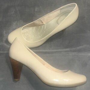 Giani Bernini Sweets Nude Heels size 9.5M